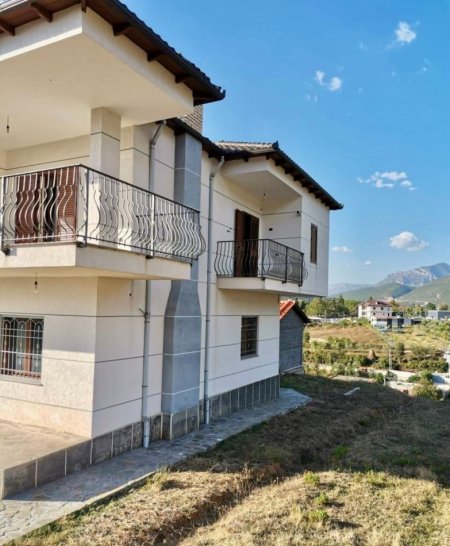 Tirane, shitet Vile 3+1+Ballkon , 251 m² 250.000 € (Tufine)