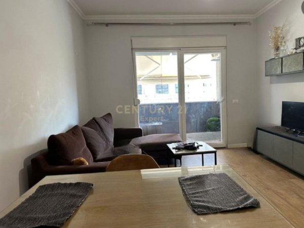 Tirane, shitet apartament 1+1 Kati 1, 67 m² 180.000 € (Komuna e Parisit)