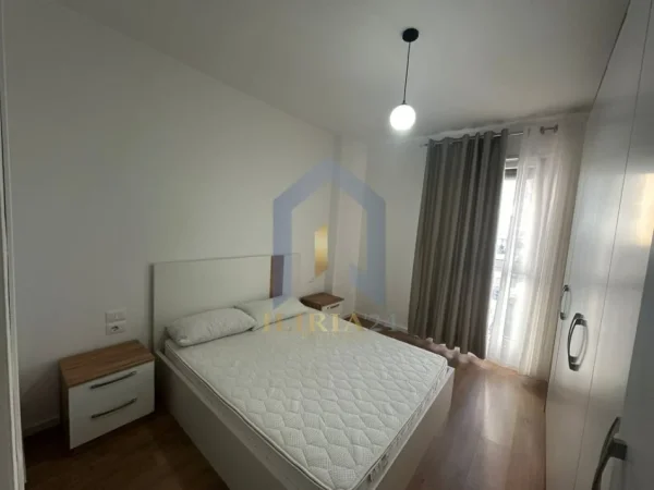 Tirane, jepet me qera apartament 2+1+Ballkon Kati 4, 107 m² 800 € (Appartamento 2+1 in affitto, Don Bosko)