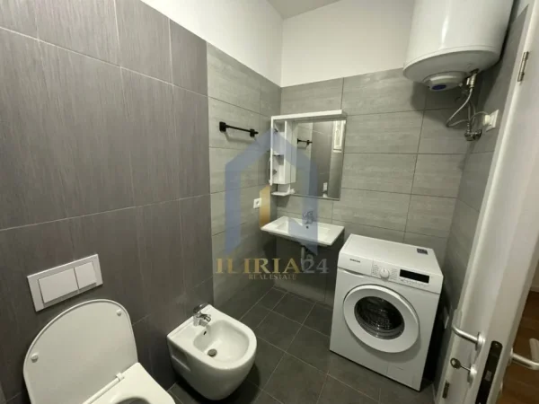 Tirane, jepet me qera apartament 2+1+Ballkon Kati 4, 107 m² 800 € (Appartamento 2+1 in affitto, Don Bosko)