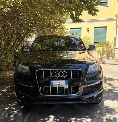 Tirane, shes SUV Audi Q7 Benzin+Gaz, e zeze automatik Klima 270.000 km 12.000 €