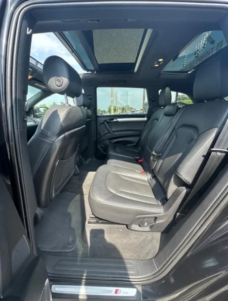 Tirane, shes SUV Audi Q7 Benzin+Gaz, e zeze automatik Klima 270.000 km 12.000 €