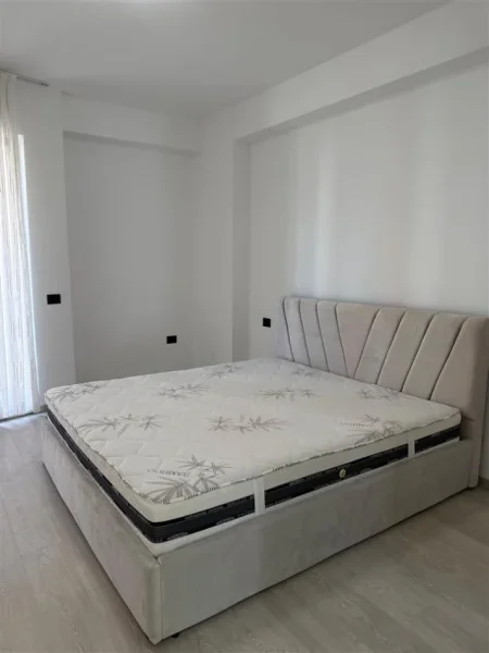 Tirane, jepet me qera apartament 2+1 Kati 3, 110 m² 650 € (URBAN GATE)