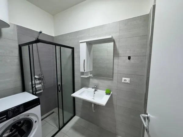 Tirane, jepet me qera apartament 2+1 Kati 3, 850 € 