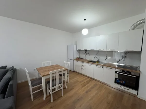 Tirane, jepet me qera apartament 2+1 Kati 3, 850 € 