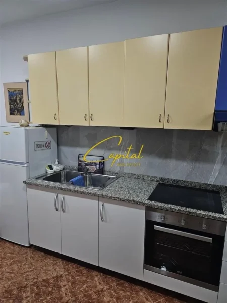 Tirane, jepet me qera apartament 2+1 Kati 1, 70 m² 500 € (KONGRESI I MANASTIRIT)