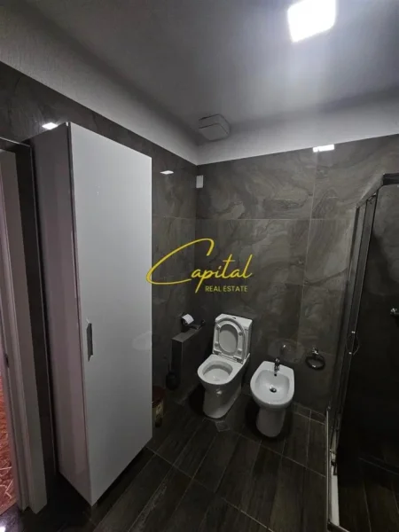 Tirane, jepet me qera apartament 2+1 Kati 1, 70 m² 500 € (KONGRESI I MANASTIRIT)