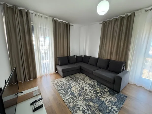 Tirane, jepet me qera apartament 2+1 Kati 3, 850 €