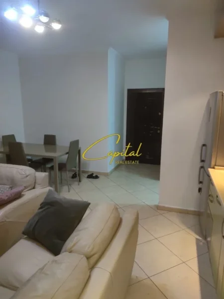 Tirane, jepet me qera apartament 2+1 Kati 4, 120 m² 700 € (RRUGA FERIT XHAJKO)