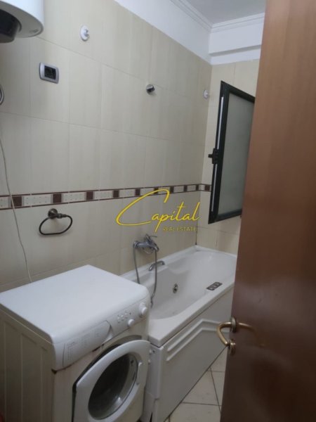Tirane, jepet me qera apartament 2+1 Kati 4, 120 m² 700 € (RRUGA FERIT XHAJKO)