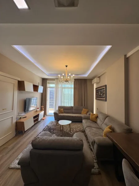 Tirane, jepet me qera apartament 2+1 Kati 6, 89 m² 700 € (ISH FUSHA AVIACIONIT)