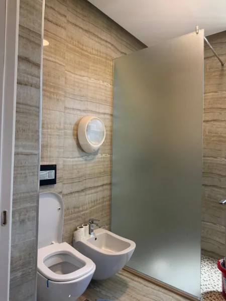 Tirane, jepet me qera apartament 2+1 Kati 6, 89 m² 700 € (ISH FUSHA AVIACIONIT)