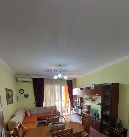 Tirane, shitet apartament 2+1+Ballkon Kati 3, 79 m² 140.000 € (Kinostudio)