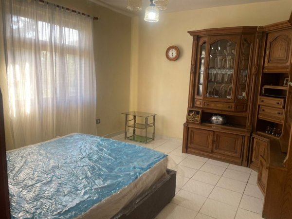 Jepet me Qera Hyrje 2+1 ne Vile e mobiluar ne Laprake afer Doganes me Super Cmim, Kati 1, 80 m² 350 €URO