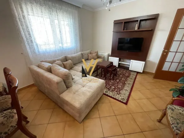 Tirane, jepet me qera apartament 2+1+Ballkon Kati 10, 100 m² 1.000 € (STADIUMI AIR ALBANIA)