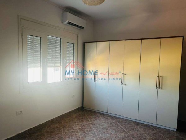 Tirane, jepet me qera apartament 2+1+Ballkon Kati 5, 75 m² 600 € (Ferit Xhajko)