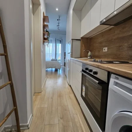 Tirane, shitet apartament 1+1 , 95.000 € (Kompleksi Kontakt)