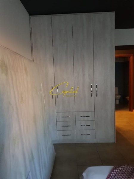Tirane, jepet me qera apartament 2+1 Kati 2, 120 m² 600 € (QENDER)
