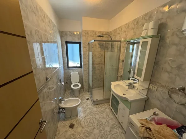 Tirane, jepet me qera apartament 2+1 Kati 9, 86 m² 600 € (Ish nesharaku)