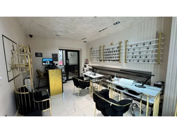 Tirane, shitet ambjent biznesi Kati 1, 90 m² 40.000 € (Stadiumi Dinamo)