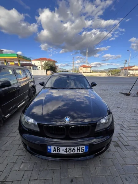 Tirane, shes makine BMW 116 2.0 Nafte, e zeze manuale Kondicioner 318.000 km 3.500 €