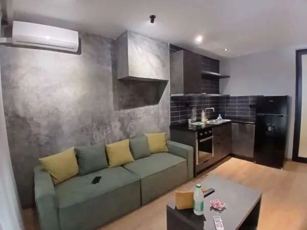 Tirane, jepet me qera apartament 1+1 Kati 1, 50 m² 650 €