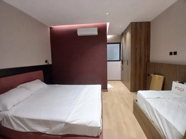 Tirane, jepet me qera apartament 1+1 Kati 1, 50 m² 650 €