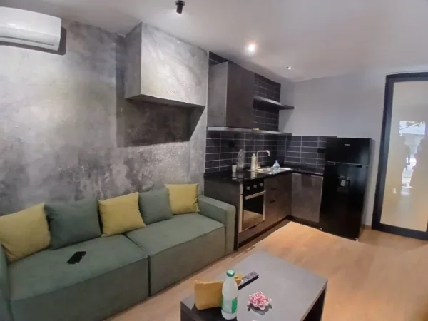 Tirane, jepet me qera apartament 1+1 Kati 1, 50 m² 650 €