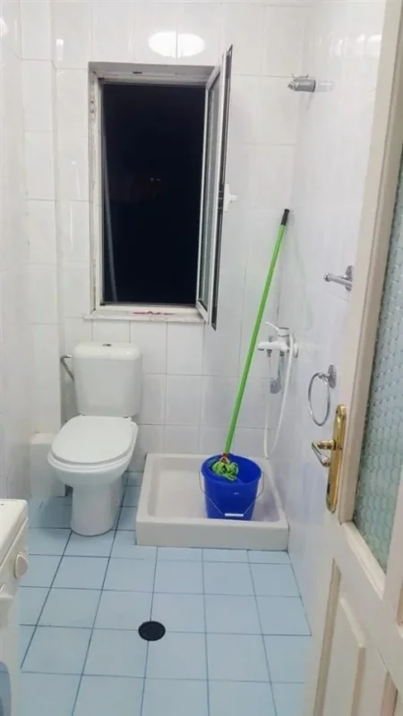 Tirane, shitet apartament 2+1+Ballkon Kati 4, 63 m² 122.000 € (ALI DEMI)