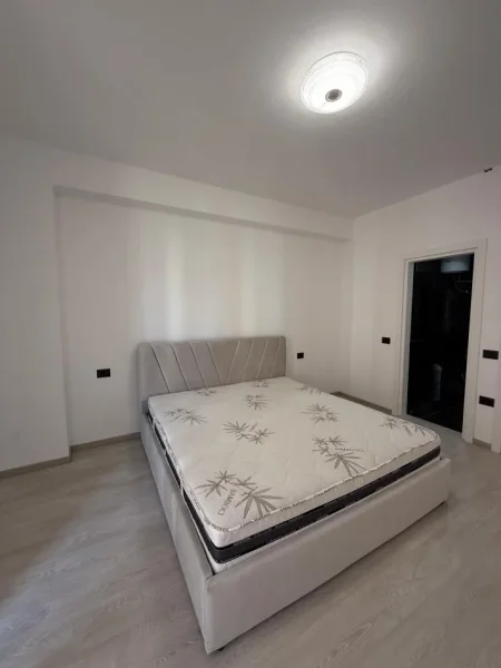Tirane, jepet me qera 2+1+Aneks+Ballkon Kati 3, 111 m² 650 € (Kompleksi Urban Gate, Astir)