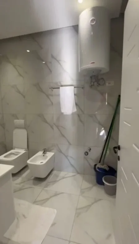 Tirane, jepet me qera apartament 2+1+Ballkon Kati 4, 10 m² 650 € (Don bOSKO)