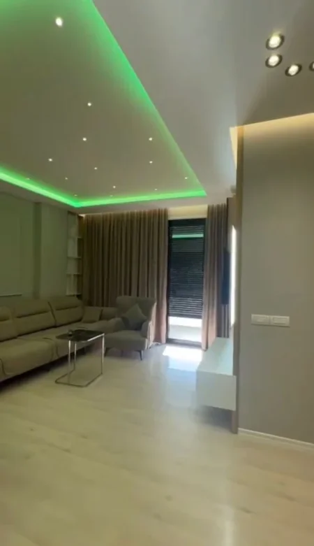 Tirane, jepet me qera apartament 2+1+Ballkon Kati 4, 10 m² 650 € (Don bOSKO)