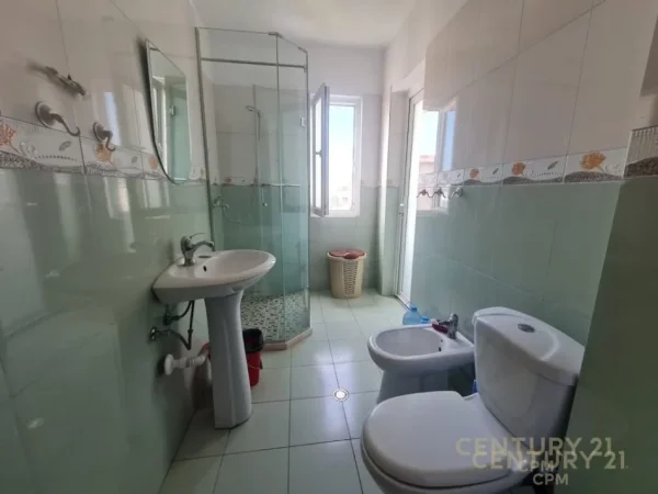 Tirane, jepet me qera apartament 2+1 Kati 4, 90 m² 350 € 