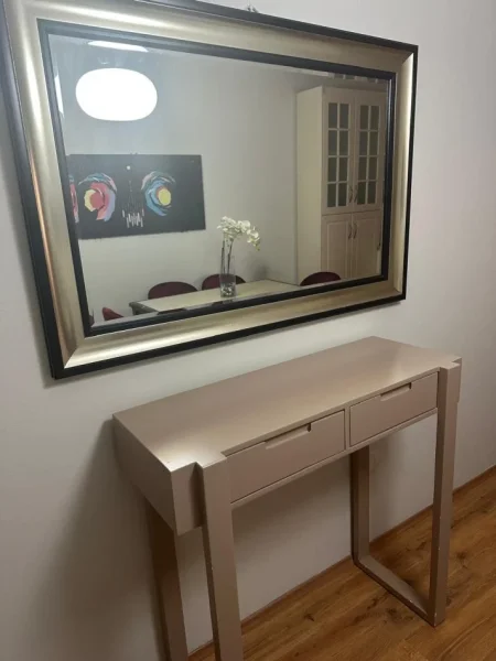Tirane, jepet me qera apartament 2+1+Ballkon Kati 3, 100 m² 700 € 