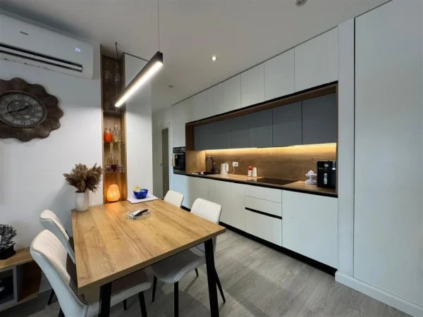 Tirane, shitet apartament 2+1+Ballkon Kati 8, 96 m² 260.000 € (DON BOSKO)