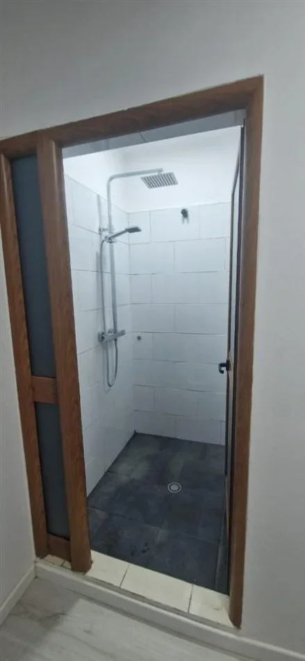 Tirane, jepet me qera apartament 2+1 Kati 2, 80 m² 600 € 