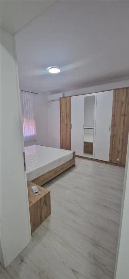 Tirane, jepet me qera apartament 2+1 Kati 2, 80 m² 600 € 