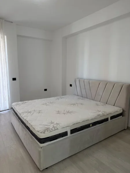 Tirane, jepet me qera apartament 2+1 Kati 3, 110 m² 650 € (Urban Gate ne Astie)