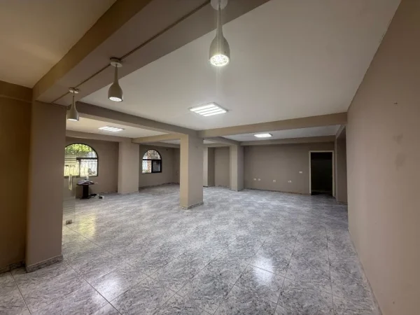 Tirane, shitet Kati 1, 