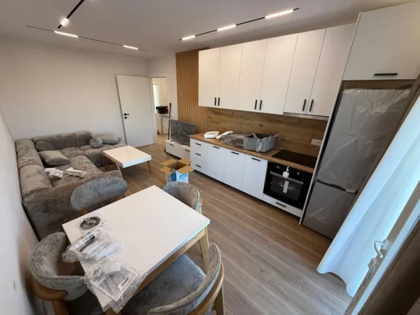 Tirane, shes apartament 2+1+Ballkon Kati 5, 80 m² 125.000 € (Rruga myslym keta)