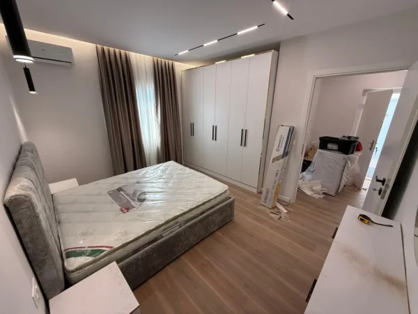 Tirane, shes apartament 2+1+Ballkon Kati 5, 80 m² 125.000 € (Rruga myslym keta)