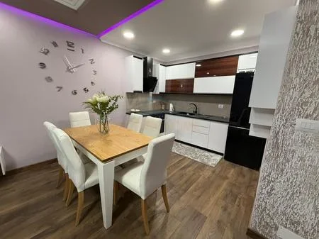 Tirane, shitet apartament 2+1+Ballkon Kati 4, 105 m² 210.000 € (Komuna e Parisit)