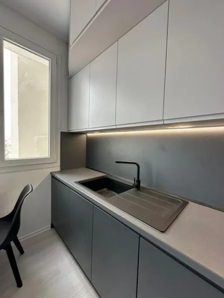 Tirane, jepet me qera apartament 2+1+Ballkon Kati 4, 98 m² 700 € (River Residence Unaza e Re)