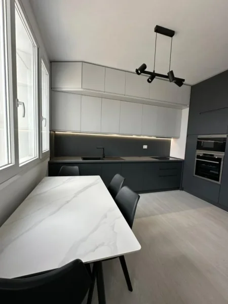 Tirane, jepet me qera apartament 2+1+Ballkon Kati 4, 98 m² 700 € (River Residence Unaza e Re)