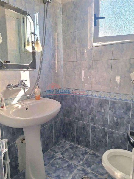 Tirane, jepet me qera apartament 3+1+Ballkon Kati 5, 110 m² 700 € (Siri Kodra)