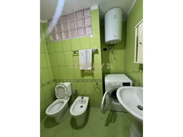 Tirane, jepet me qera apartament 2+1 Kati 3, 145 m² 500 € 