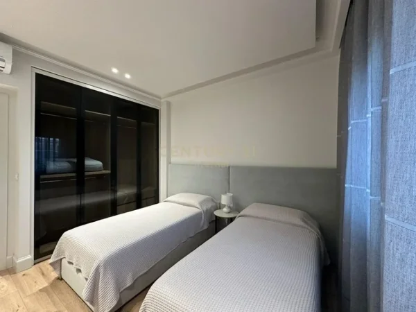 Tirane, jepet me qera apartament 2+1 Kati 6, 97 m² 900 € (Myslym Shyr)