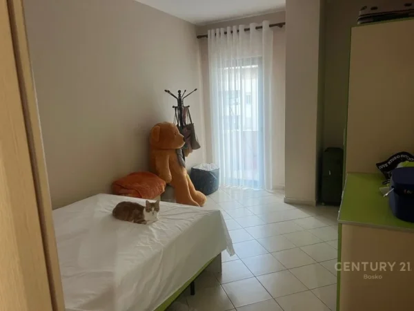 Tirane, shitet apartament 1+1 Kati 3, 77 m² 107.000 € (Çabej-Yzberisht)