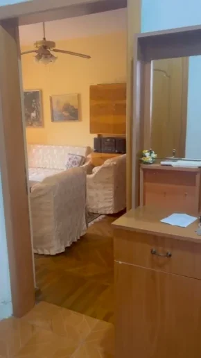 Tirane, jepet me qera apartament 2+1 Kati 4, 75 m² 450 € (Rruga Ferid Xhajko)
