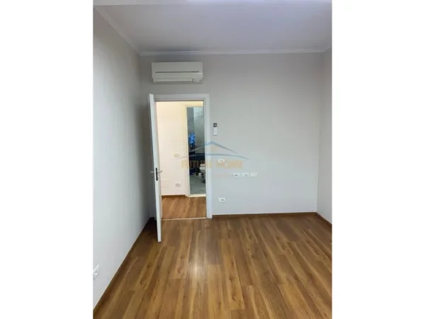 Tirane, shitet apartament 3+1+Ballkon Kati 7, 146 m² 425.000 € (Zogu i Zi)